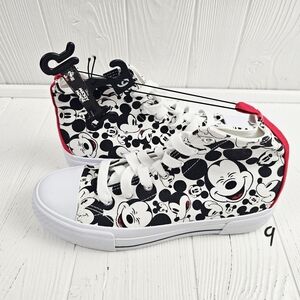 Disney Mickey Mouse Sneakers. SIZE 9